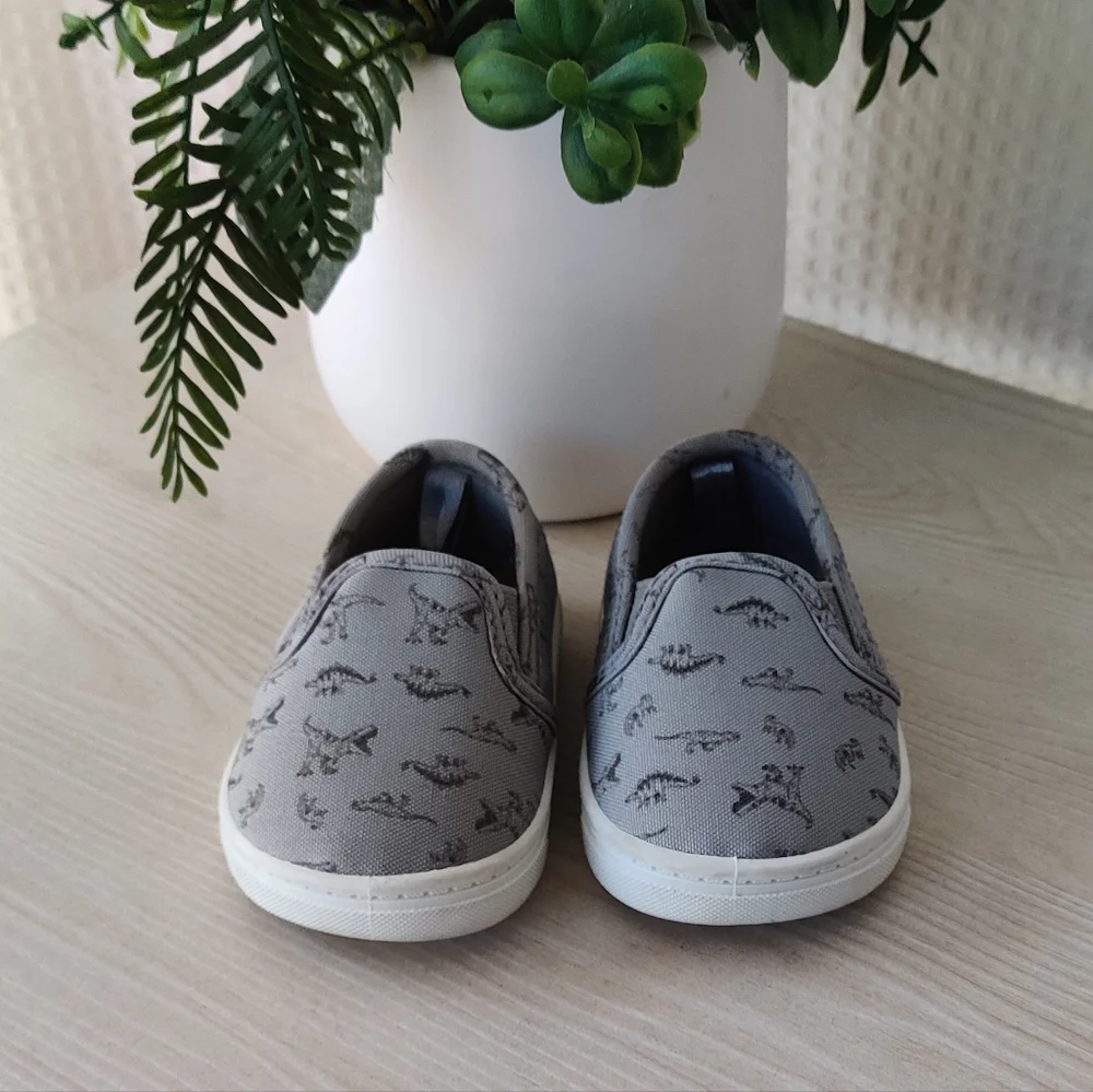 Carter's Just One You, Boys Gray Dinosaur Print Slip On Sneakers Size 3 💰